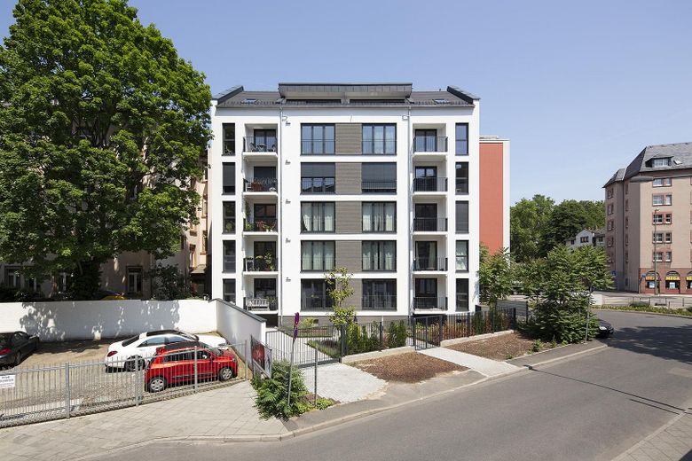 Penthauswohnung mit Dachterrasse: 2-Zimmer-Wohnung mit Einbauküche im Zentrum zu vermieten! – Hausansicht Heiligkreuzgasse