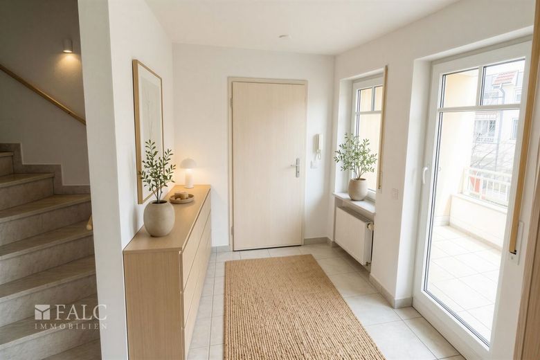 Lichtdurchflutete Maisonette-Wohnung mit zwei Balkonen in zentraler Lage von Wiesloch zu vermieten – Flur