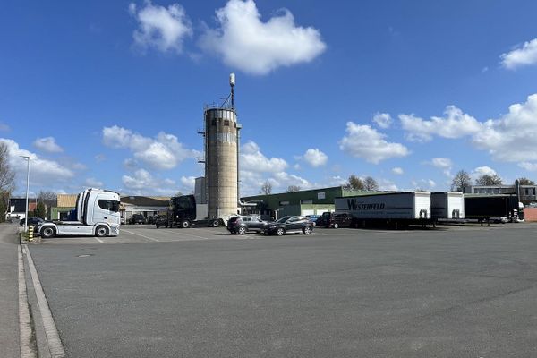 4,000 m² logistics space with top connectivity incl. 200 m² office unit for rent