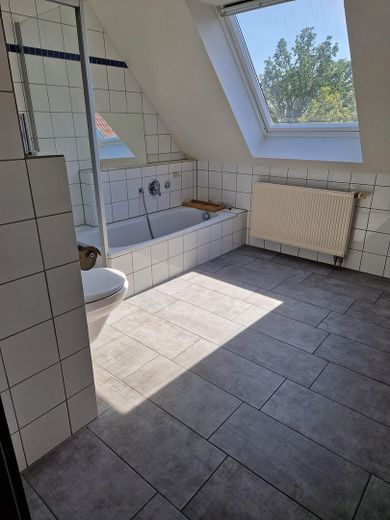 zwei Zimmer Wohnung Schloß Holte – Bad