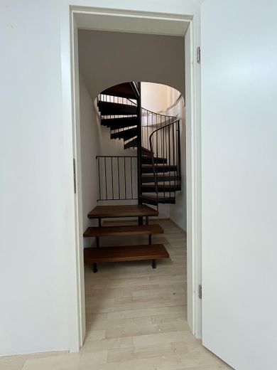 Keller mit Wendeltreppe
