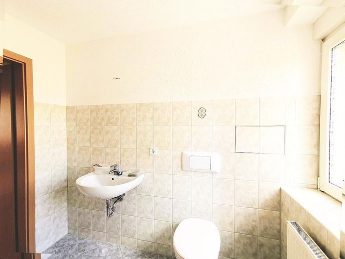 маленька, але затишна 2-кімнатна квартира площею 43 м², кухня, ванна кімната на першому поверсі – Фотографія 9