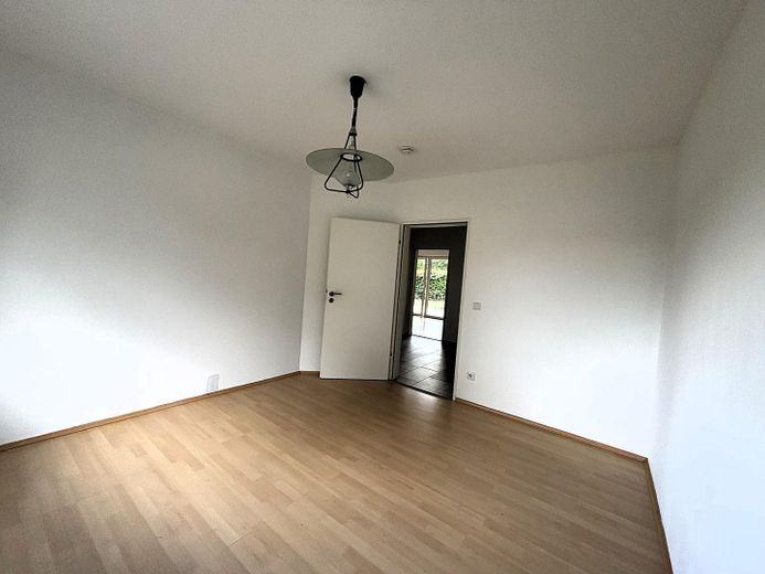 Helle 3-Zimmer-EG-Wohnung mit Terrasse und großem Garten – 48366 Laer – Schlaf-/Arbeitszimmer
