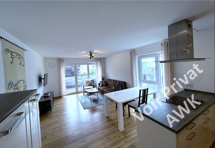 Heller Wohn- und Essbereich