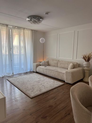 3 Zimmerwohnung mit Balkon in den Ferdinandshöfen – Wohnraum