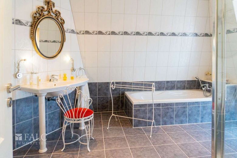 Exklusive Villa in Selfkant-Tüddern! – Badezimmer