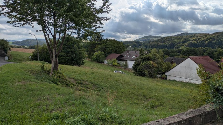 Baugrundstück in attraktiver Hanglage in Mömbris-Königshofen – Foto 1