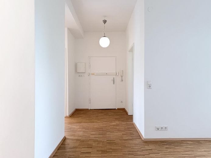 Jasne, loftowe mieszkanie 3-pokojowe, Prenzlauer Berg przy Volkspark Friedrichshain – Blick zur Eingangstür