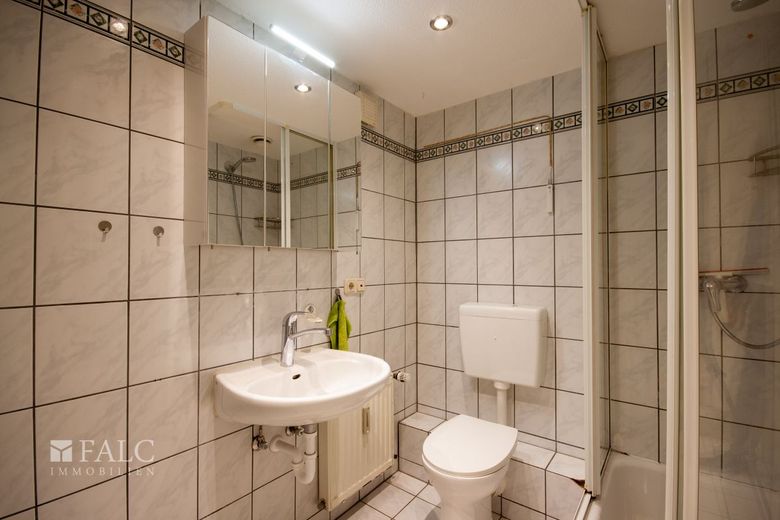 Mitten in Düren - Was will man mehr ? – WE1-Badezimmer