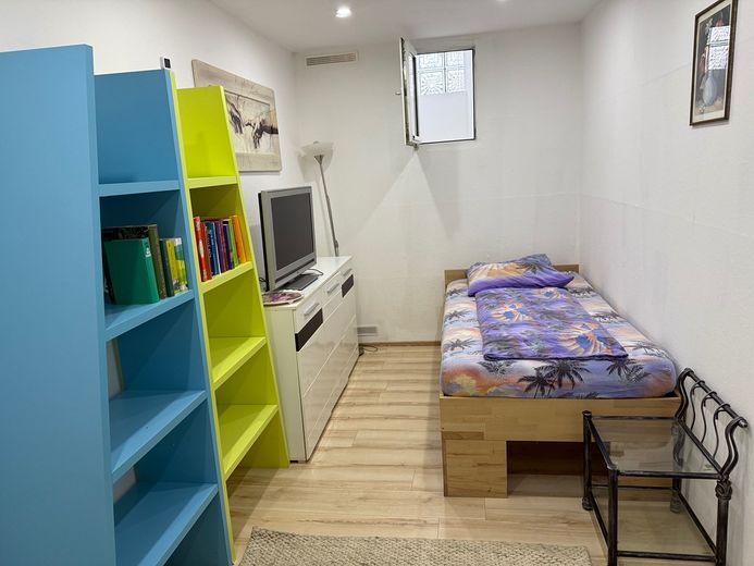 Piso de 3 habitaciones, cocina y baño cerca del aeropuerto de Hahn – Foto 1
