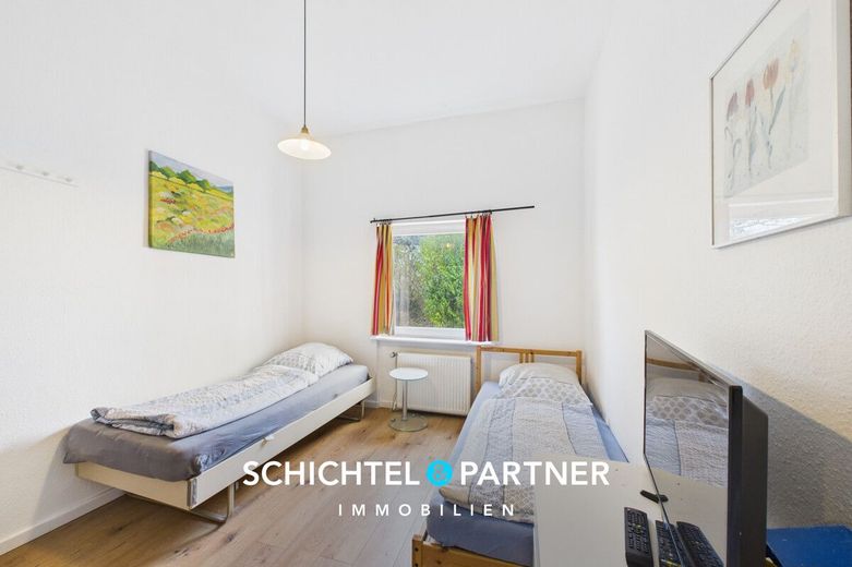 Lindenhof | Geräumiges Reihenmittelhaus Nähe Waterfront mit Ausbaupotenzial – S&amp;P | Schlafzimmer