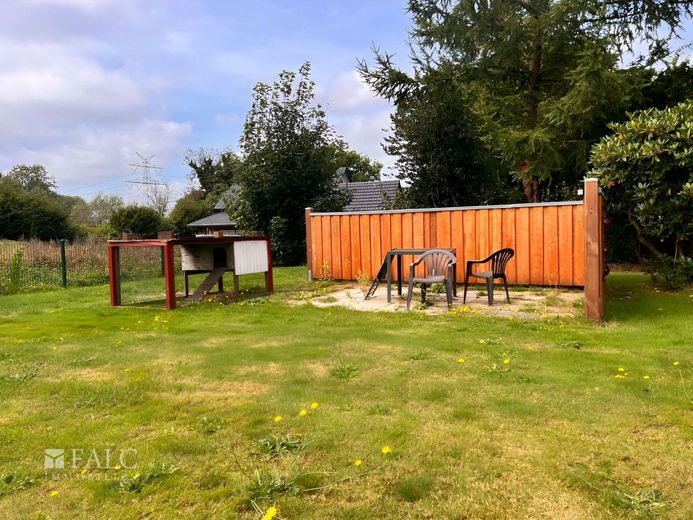 ***Großzügiges Einfamilienhaus mit viel Platz und Gartenidylle in ruhiger Lage*** – Garten_Sitzecke