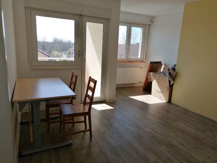 Sonnige & gepflegte 3-Zimmer-Wohnung in Toplage Stuttgart-Degerloch – Wohnzimmer