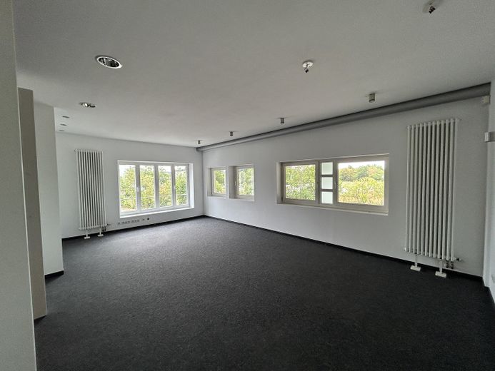 Superfici ufficio flessibili con capannone di stoccaggio e aree sociali a Gelsenkirchen-Erle – Büro 1.OG Mitte - Raum 2
