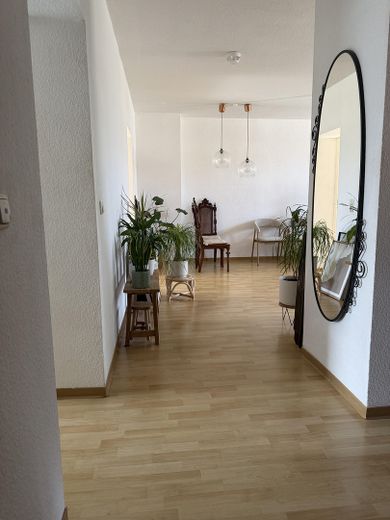 Großzügige 2-Zimmer-Wohnung mit Balkon und Aufzug – الصورة 3