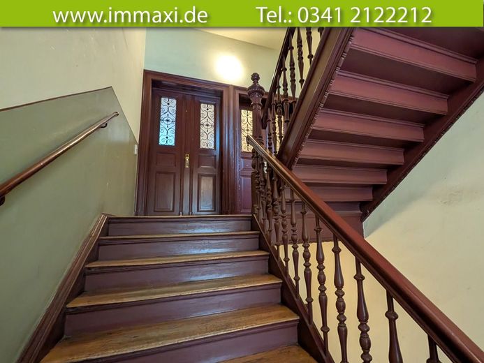 NEUSTADT + 2 RAUM WOHNUNG ZUM KAUF + BALKON – Treppenhaus