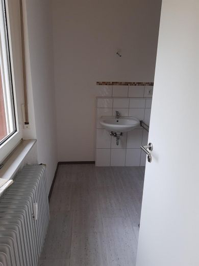 Schöne 2-Zimmerwohnung mit Balkon,Dusche,Stellplatz, neu zu vermieten – Dusch/WC