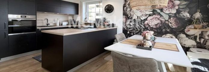 Moderne 3 Zi. Erdgeschosswohnung mit Balkonterrasse, Panoramablick & PKW Stellplatz in ruhiger Lage