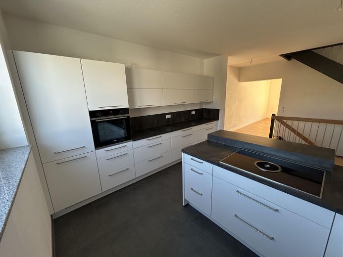 203 m² | Garten | 2 Garagen | Einbauküche | Wärmepumpe | Frensdorf – EG Küche