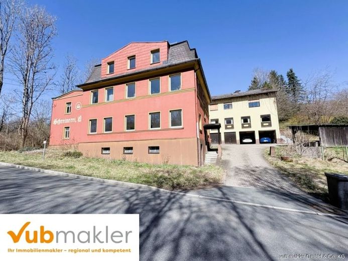 Vielseitiges Immobilienensemble mit zwei Gebäuden, Gewerbefläche und großem Entwicklungspotenzial in Lichtenberg – Foto 1