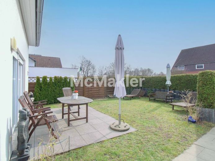 Modernes Einfamilienhaus mit Terrasse, Sauna und Garage in Langenhagen – Foto 1