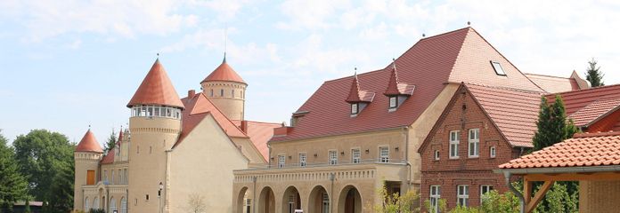 Schloss Stolpe mit Westflügel