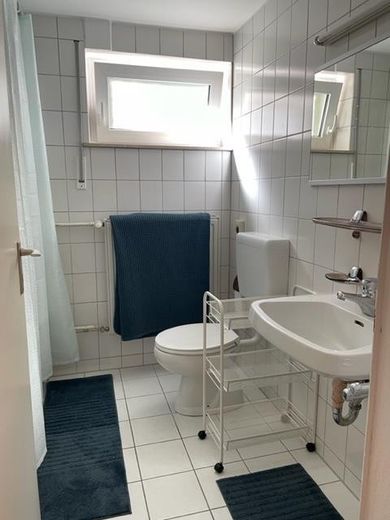Großes Mehrfamilienhaus mit 5 Wohneinheiten - EG komplett barrierefrei – Bad WHG Souterrain