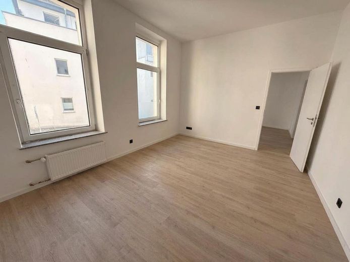 Erstbezug frisch renovierte 2-Zimmer Wohnung in Inrath-Kliedbruch – Wohnzimmer