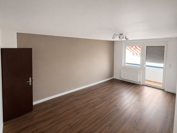 Wohnzimmer mit Westbalkon