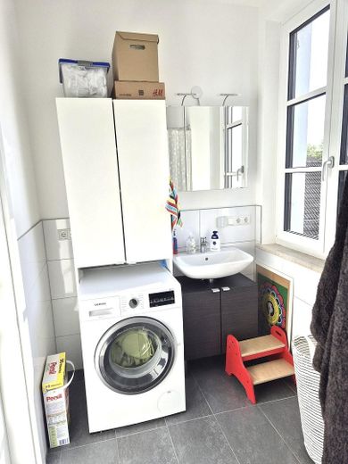 Moderne 3-Zimmer-Wohnung in Ismaning – ideal für Paare, Wohngemeinschaften oder Familien – Bad