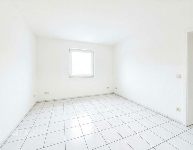 Wohnen auf einer Ebene - 143 m² modernisiert mit Balkon &amp; Garage – Esszimmer
