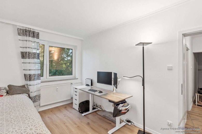 Investimento immobiliare nella Parkstadt Bogenhausen - moderno appartamento di 3 locali ristrutturato con contratto di locazione in essere – 240427022_Zimmer_3-2_WEB