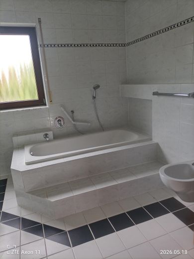 Grosses Badezimmer