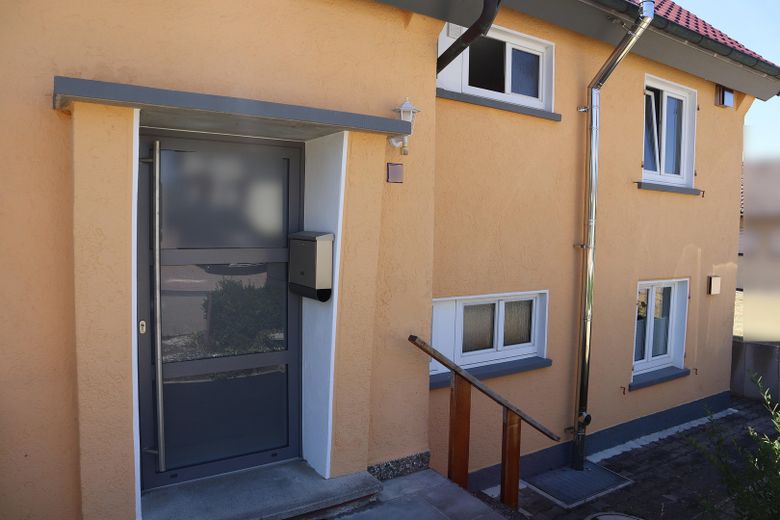 Einfamilienhaus mit kleinem Garten und Garage in Heuchlingen – Foto 2