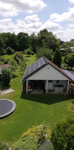 Stilvolles Einfamilienhaus mit großem Grundstück und vielseitigen Nutzungsmöglichkeiten – Photovoltaik