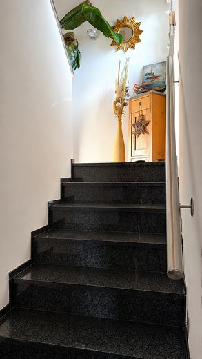 Duurzaam gebouwd – met oog voor detail – Treppe nach OG