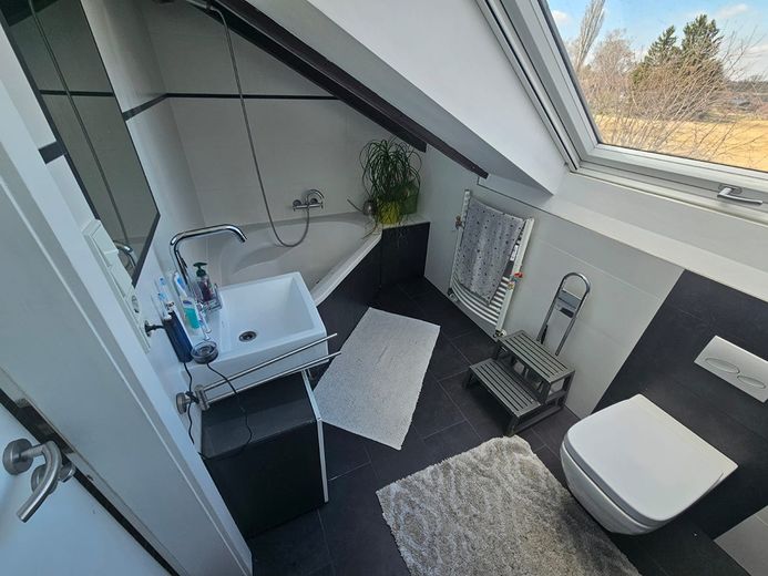 Provisionsfrei! Helle Dachfeschosswohung mit grossem Garten – Foto 8