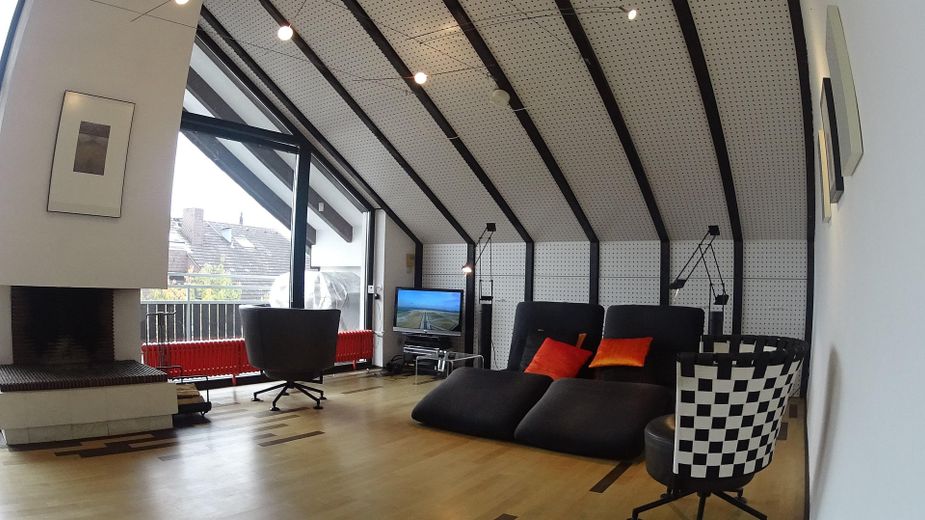 Wohnzimmer mit offenem First