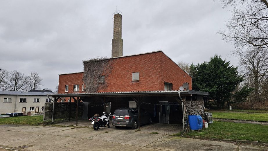 Carport mit Abstellraum