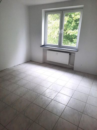 freshly renovated apartment with balcony in well-maintained 6-family/semi-detached house in Dortmund-Sölde – Schlafzimmer