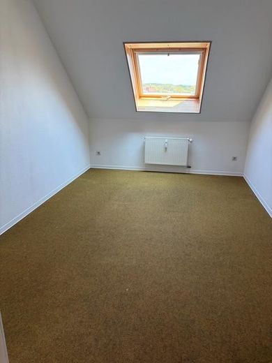 Appartamento mansardato con 4 locali, cucina, bagno sul Mallendarer Berg – Zimmer 3, noch unrenoviert