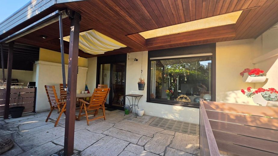 منزل صفّي في موقع متميز بمدينة مانهايم مع العديد من الإمكانيات – Terrasse