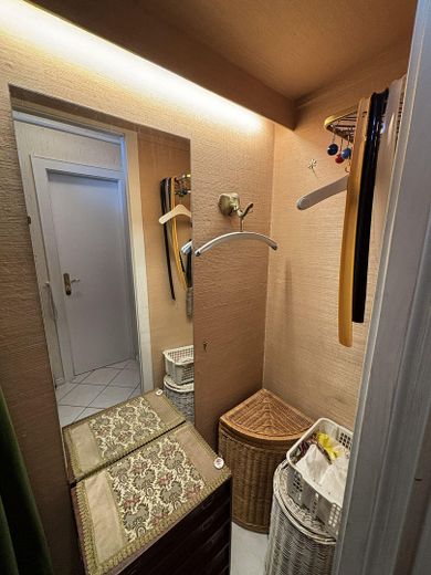 2-Zimmer Wohnung mit Balkon und Stellplatz – Garderobe Detail