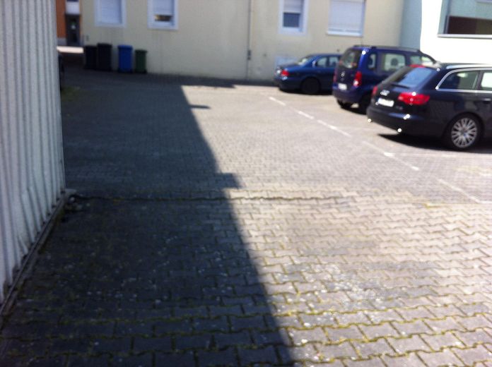 Parken mit automatischem Tor