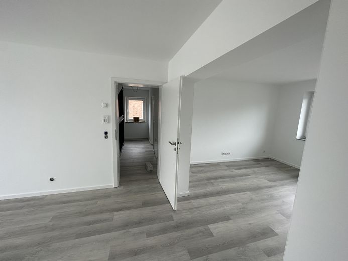 Premium 3-Zimmer-Maisonette-Wohnung mit offener Wohn-Ess-Küche, Dachterrasse & Fußbodenheizung – OG Wohn- & Esszimmer