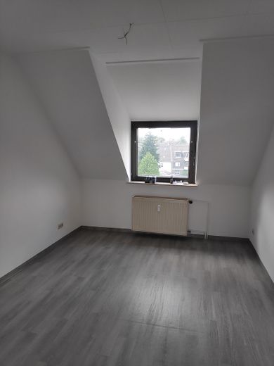 Helle 3-Zimmer-Wohnung mit Balkon und weitem Grünblick in Duisburg-Meiderich – Schlafen