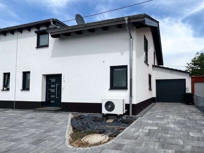 Bifamiliare moderna di nuova costruzione con classe di efficienza energetica A+ presso il lago di Eich a Gimbsheim – terrazza esposta a sud e garage – Foto 1