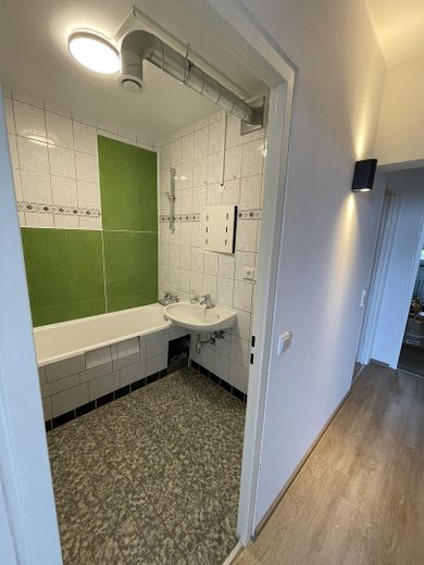 4,5 Zimmer-Wohnung in Darmstadt - Kranichstein – Bad