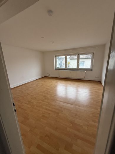 Gut geschnittene 2 Zimmerwohnung KDB – Wohnzimmer