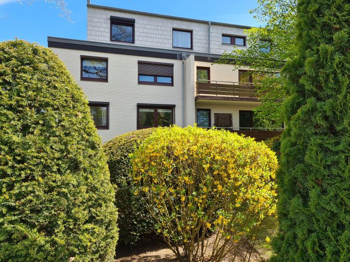 3 Zimmer plus separatem Büroraum - Naturschutzgebiet plus 1A Infrastruktur – Fassade von Straßenseite